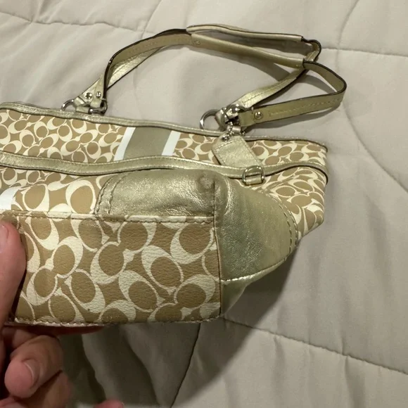 Stylish Gold and Tan Women's Bag - Picture 4 of 8